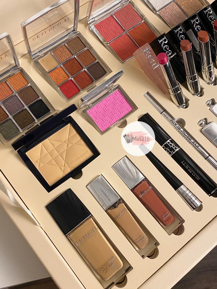 مجموعة مكياج Real Beauty لإطلالة مثالية بجمال يدوم يوميًا دائمًا